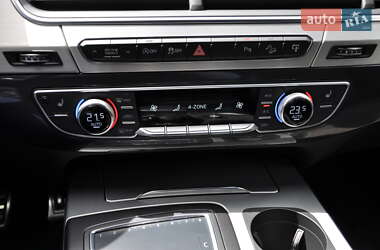 Внедорожник / Кроссовер Audi Q7 2016 в 