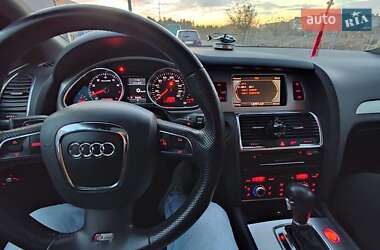 Внедорожник / Кроссовер Audi Q7 2010 в 