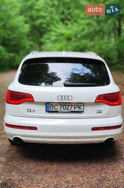 Позашляховик / Кросовер Audi Q7 2011 в 