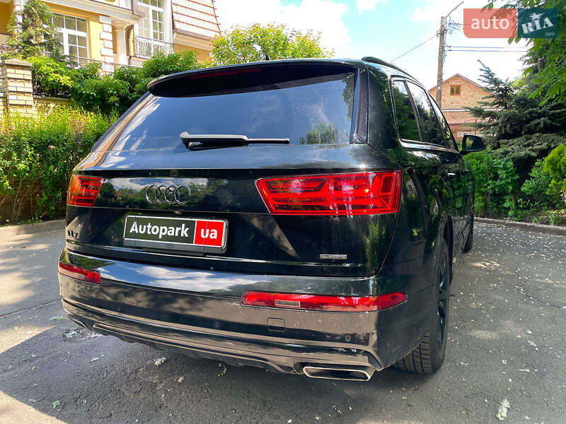 Позашляховик / Кросовер Audi Q7 2017 в Києві