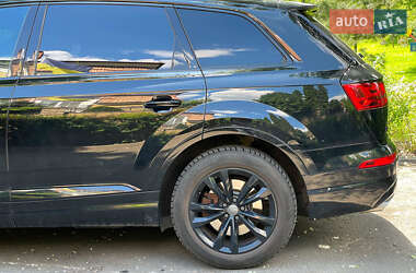 Позашляховик / Кросовер Audi Q7 2017 в 