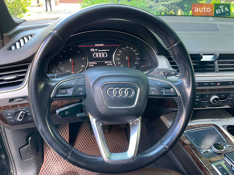 Позашляховик / Кросовер Audi Q7 2017 в Києві