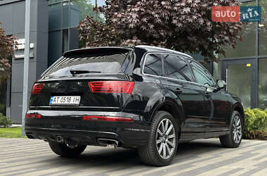 Позашляховик / Кросовер Audi Q7 2018 в 