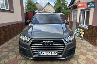 Внедорожник / Кроссовер Audi Q7 2016 в 