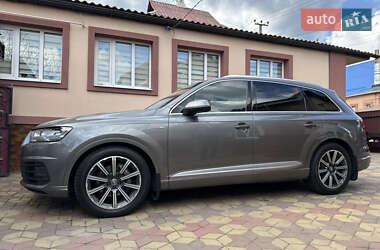 Внедорожник / Кроссовер Audi Q7 2016 в 