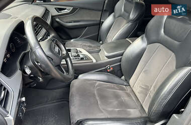 Внедорожник / Кроссовер Audi Q7 2016 в 