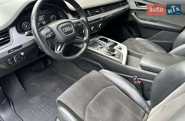 Внедорожник / Кроссовер Audi Q7 2016 в 