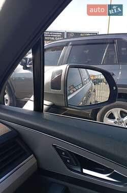 Внедорожник / Кроссовер Audi Q7 2016 в 