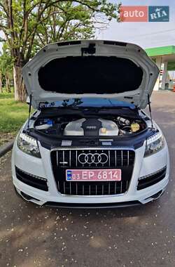 Позашляховик / Кросовер Audi Q7 2014 в 