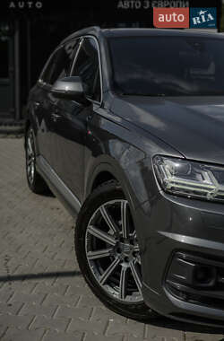 Внедорожник / Кроссовер Audi Q7 2018 в 