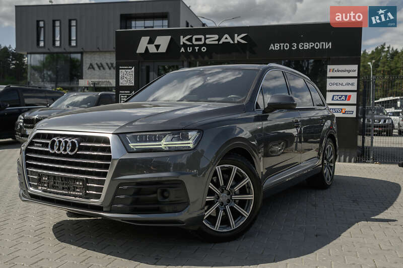 Внедорожник / Кроссовер Audi Q7 2018 в 