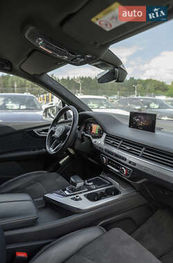 Внедорожник / Кроссовер Audi Q7 2018 в 