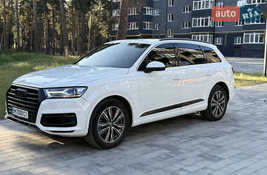 Внедорожник / Кроссовер Audi Q7 2017 в 