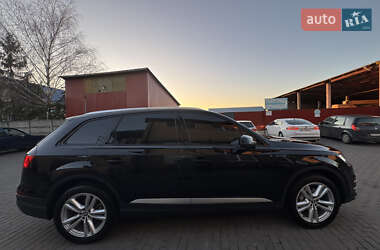Внедорожник / Кроссовер Audi Q7 2015 в 