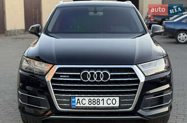 Внедорожник / Кроссовер Audi Q7 2015 в 