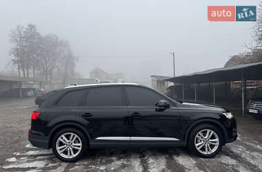 Внедорожник / Кроссовер Audi Q7 2015 в 