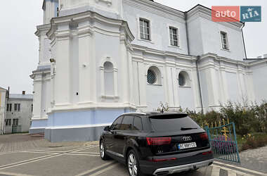 Внедорожник / Кроссовер Audi Q7 2015 в 