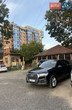 Внедорожник / Кроссовер Audi Q7 2015 в 