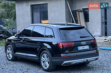 Внедорожник / Кроссовер Audi Q7 2015 в 