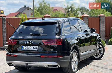 Внедорожник / Кроссовер Audi Q7 2015 в 