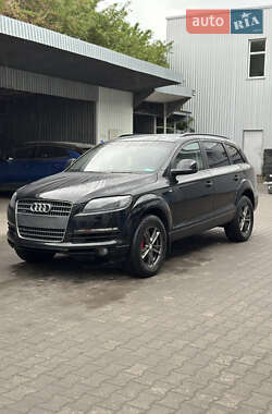 Позашляховик / Кросовер Audi Q7 2007 в 