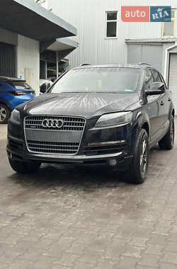 Позашляховик / Кросовер Audi Q7 2007 в 