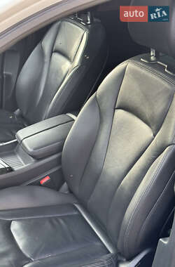 Внедорожник / Кроссовер Audi Q7 2016 в 