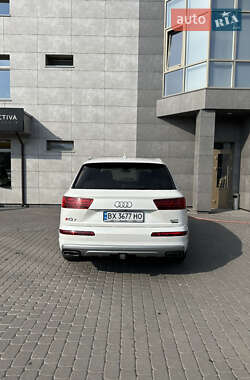 Позашляховик / Кросовер Audi Q7 2016 в 