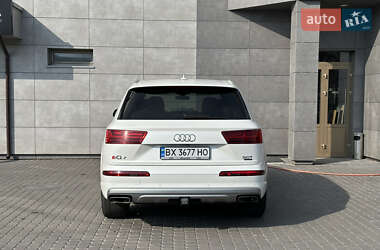 Позашляховик / Кросовер Audi Q7 2016 в 