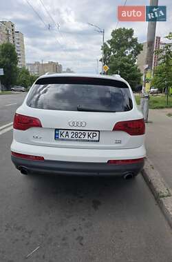 Внедорожник / Кроссовер Audi Q7 2013 в 