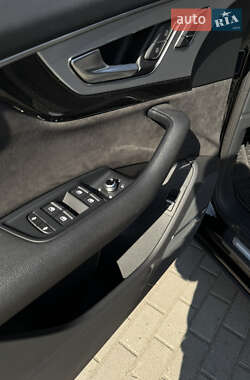 Позашляховик / Кросовер Audi Q7 2017 в 