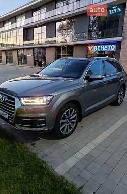 Внедорожник / Кроссовер Audi Q7 2015 в 