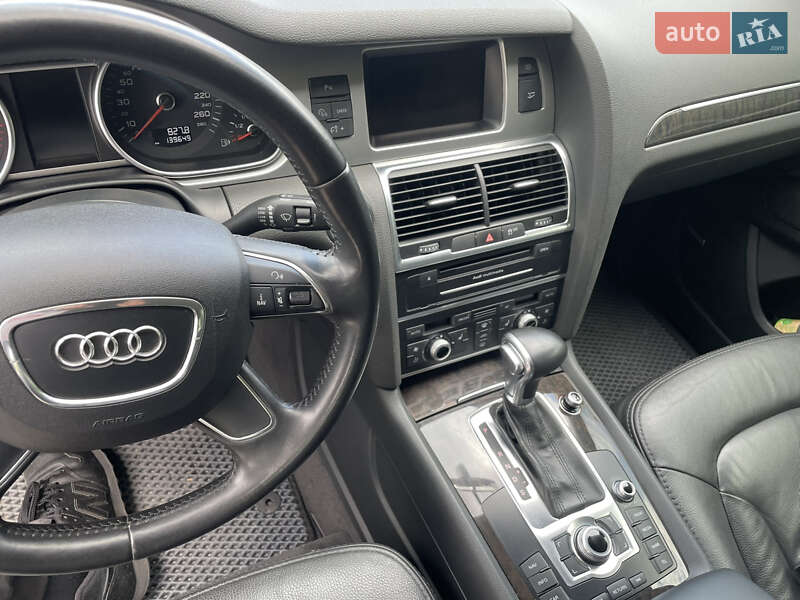 Внедорожник / Кроссовер Audi Q7 2012 в Киеве