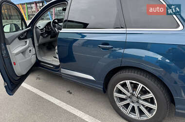 Внедорожник / Кроссовер Audi Q7 2017 в Киеве
