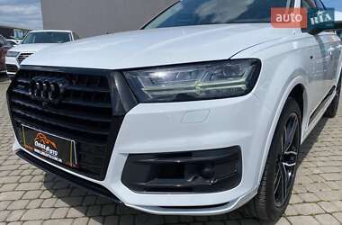 Внедорожник / Кроссовер Audi Q7 2017 в 
