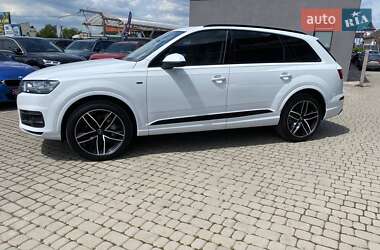 Внедорожник / Кроссовер Audi Q7 2017 в 