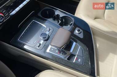 Внедорожник / Кроссовер Audi Q7 2017 в 