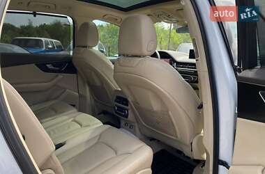 Внедорожник / Кроссовер Audi Q7 2017 в 