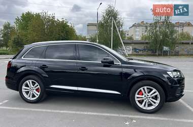 Внедорожник / Кроссовер Audi Q7 2015 в 