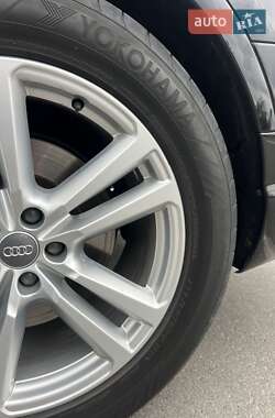 Внедорожник / Кроссовер Audi Q7 2015 в 