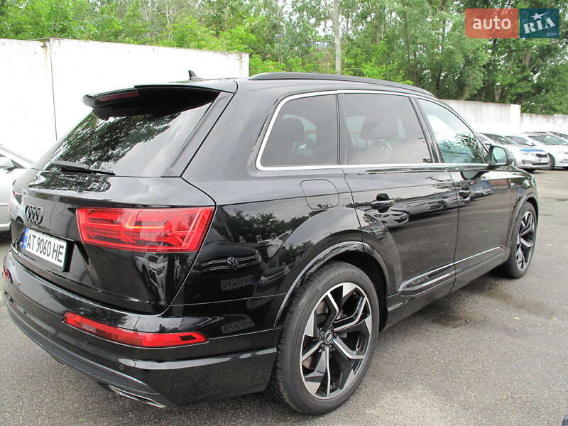 Внедорожник / Кроссовер Audi Q7 2015 в Киеве