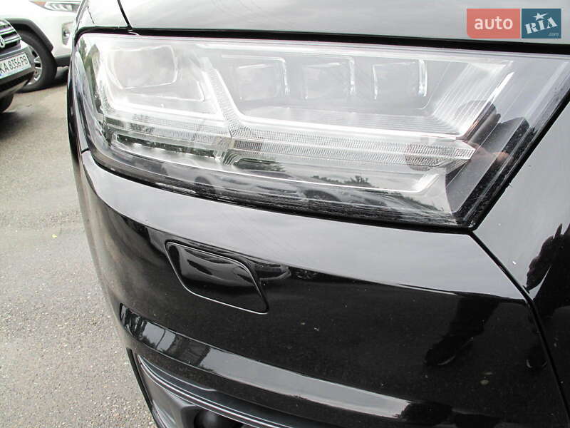 Внедорожник / Кроссовер Audi Q7 2015 в Киеве