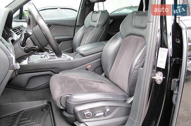 Позашляховик / Кросовер Audi Q7 2015 в 