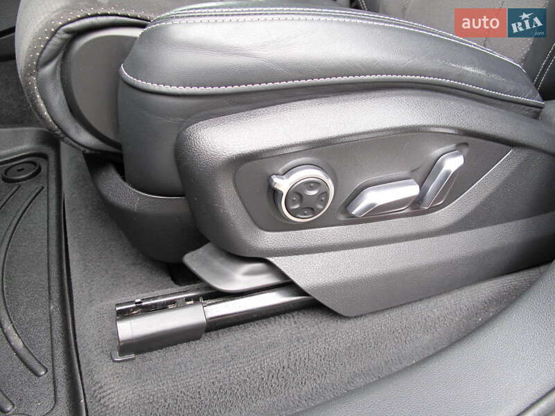 Внедорожник / Кроссовер Audi Q7 2015 в Киеве