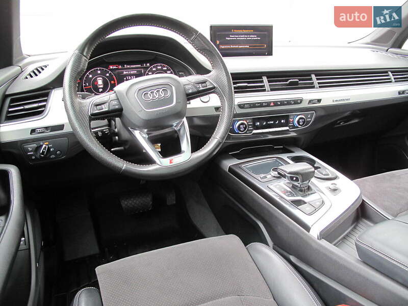 Внедорожник / Кроссовер Audi Q7 2015 в Киеве