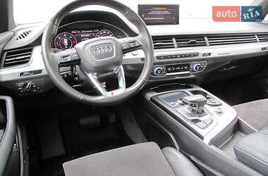 Позашляховик / Кросовер Audi Q7 2015 в 