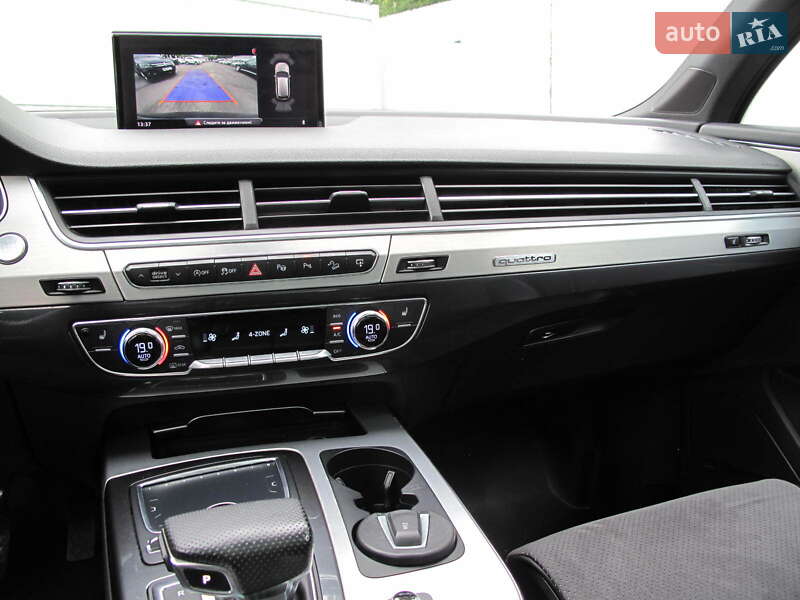 Внедорожник / Кроссовер Audi Q7 2015 в Киеве