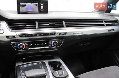 Позашляховик / Кросовер Audi Q7 2015 в 