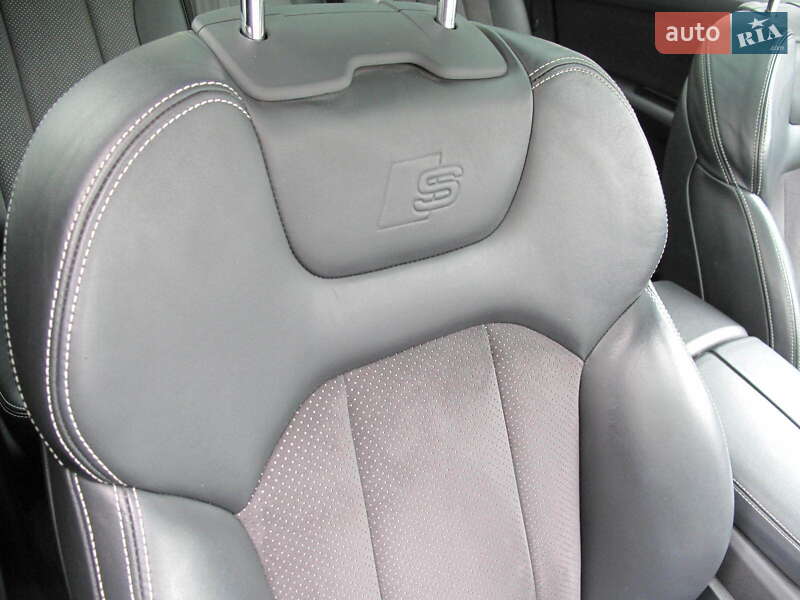 Внедорожник / Кроссовер Audi Q7 2015 в Киеве
