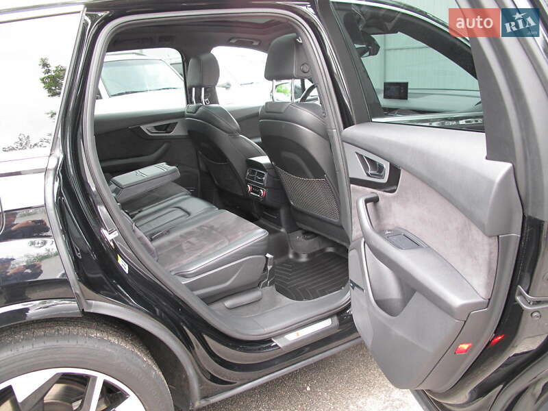 Внедорожник / Кроссовер Audi Q7 2015 в Киеве